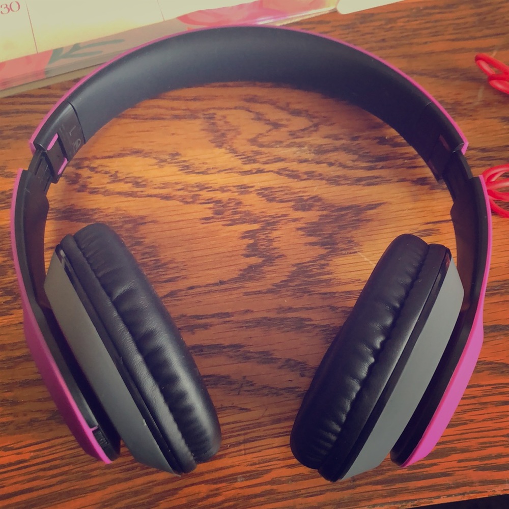 Bluetooth wireless headphones
